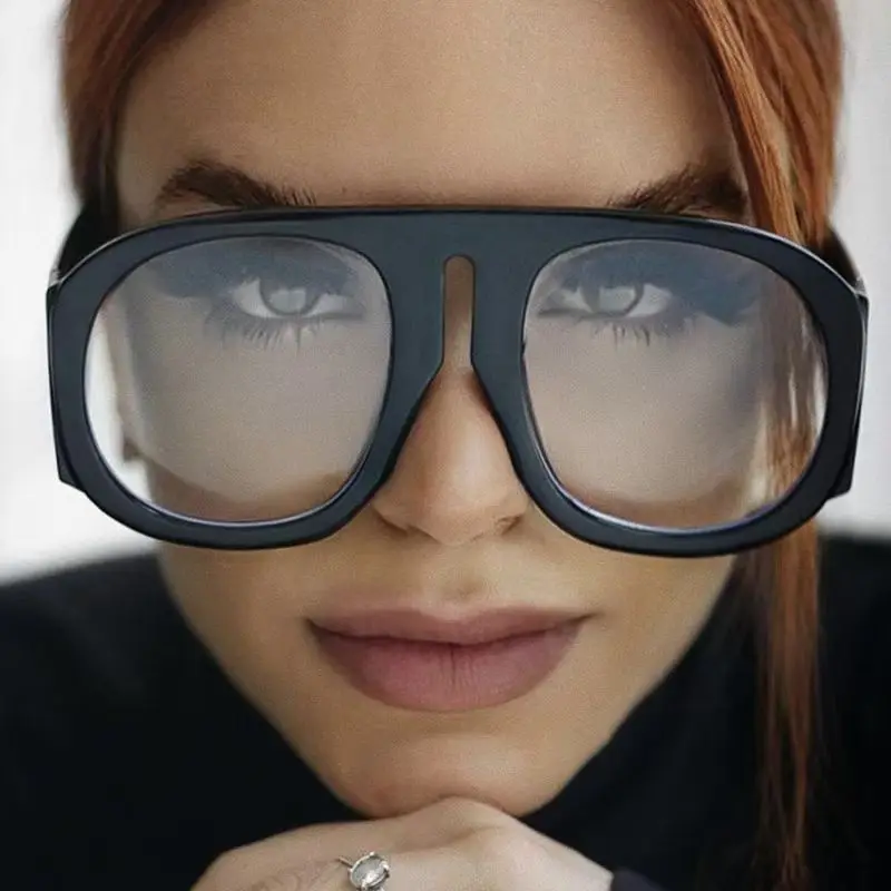 Vintage Fashion Enthusiasts - ヴィンテージ風の高級ブランド製サングラス。オーバーサイズのパイロット型で、男女問わず着用でき、大きなフレームが特徴。UV400カット。